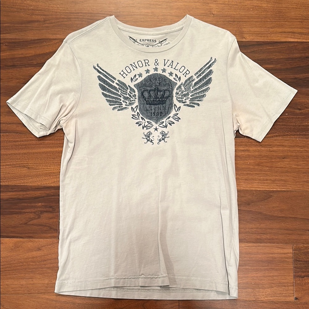 Express Men's Cream Graphic T-Shirt